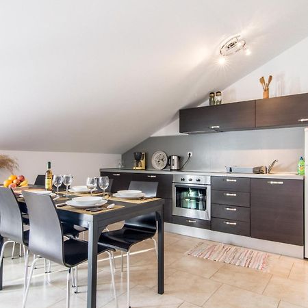 Apartments Domuzin Biograd Na Moru Ngoại thất bức ảnh