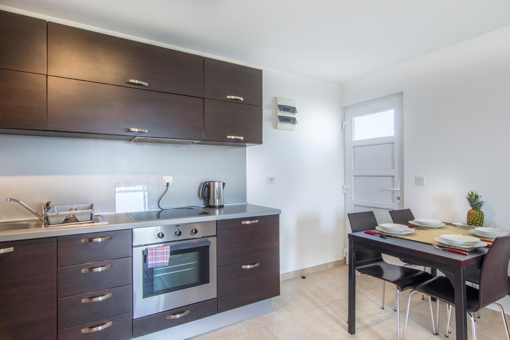 Apartments Domuzin Biograd Na Moru Ngoại thất bức ảnh