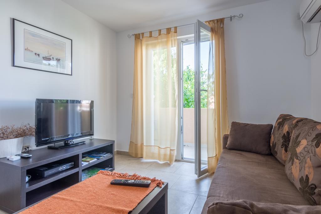 Apartments Domuzin Biograd Na Moru Ngoại thất bức ảnh