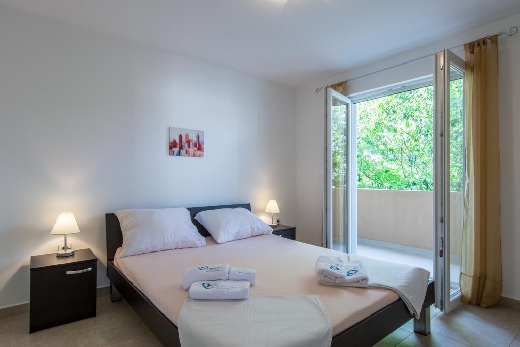 Apartments Domuzin Biograd Na Moru Ngoại thất bức ảnh
