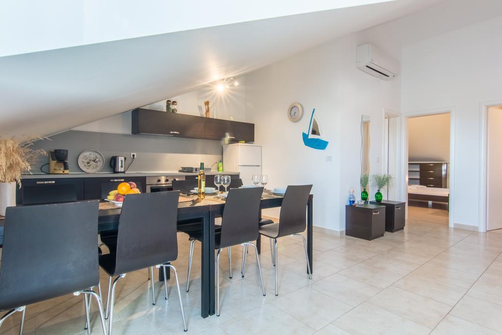 Apartments Domuzin Biograd Na Moru Ngoại thất bức ảnh