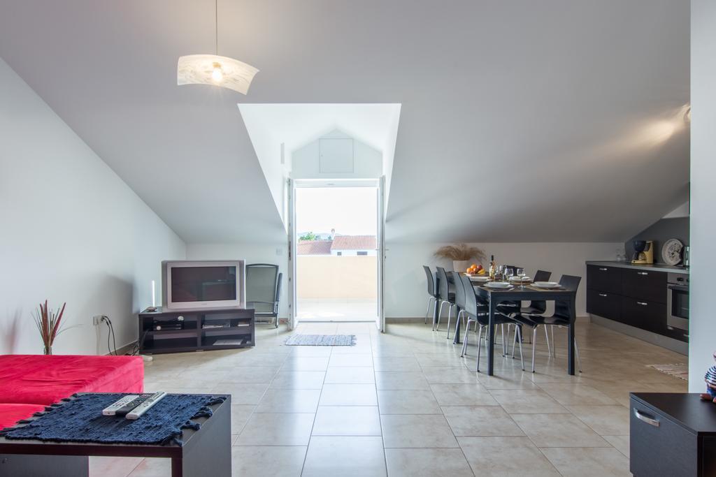 Apartments Domuzin Biograd Na Moru Ngoại thất bức ảnh