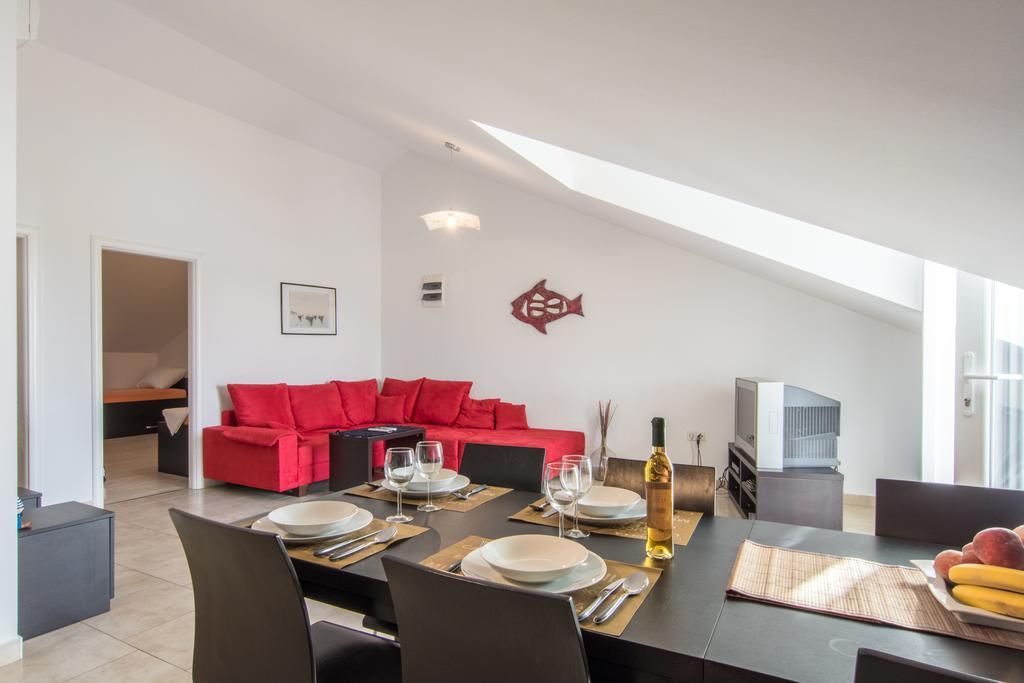 Apartments Domuzin Biograd Na Moru Ngoại thất bức ảnh