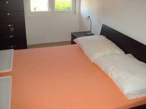 Apartments Domuzin Biograd Na Moru Ngoại thất bức ảnh
